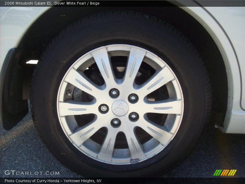 Dover White Pearl / Beige 2006 Mitsubishi Galant ES