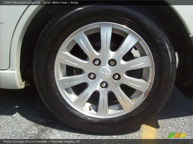 Dover White Pearl / Beige 2006 Mitsubishi Galant ES