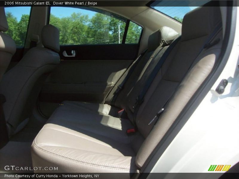 Dover White Pearl / Beige 2006 Mitsubishi Galant ES