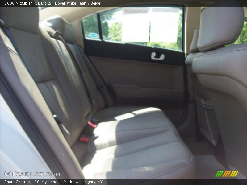 Dover White Pearl / Beige 2006 Mitsubishi Galant ES