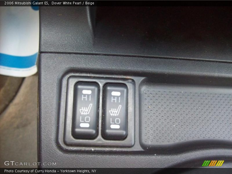 Dover White Pearl / Beige 2006 Mitsubishi Galant ES