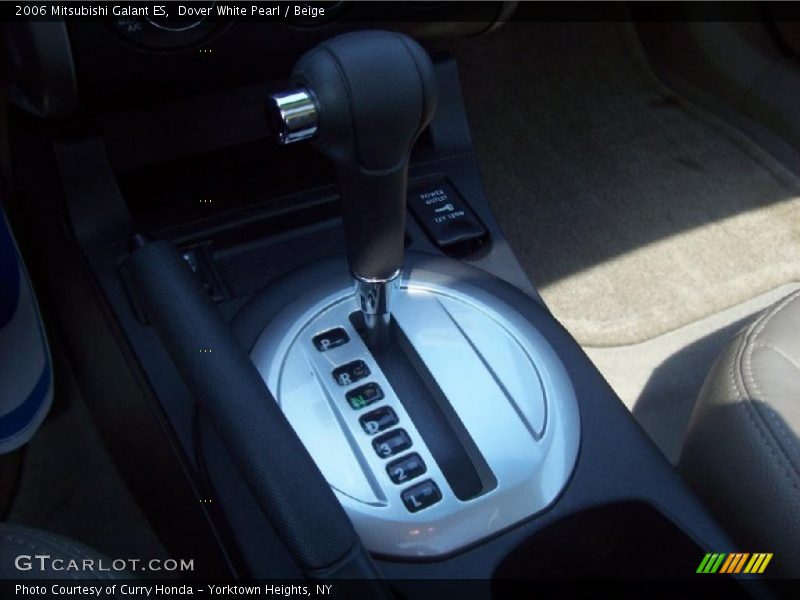 Dover White Pearl / Beige 2006 Mitsubishi Galant ES