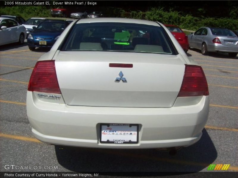 Dover White Pearl / Beige 2006 Mitsubishi Galant ES