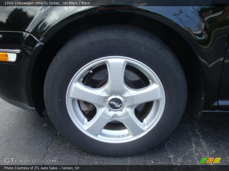 Uni Black / Black 1999 Volkswagen Jetta GL Sedan