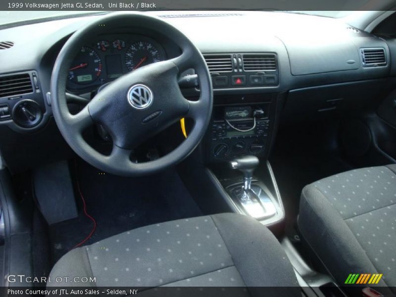 Uni Black / Black 1999 Volkswagen Jetta GL Sedan