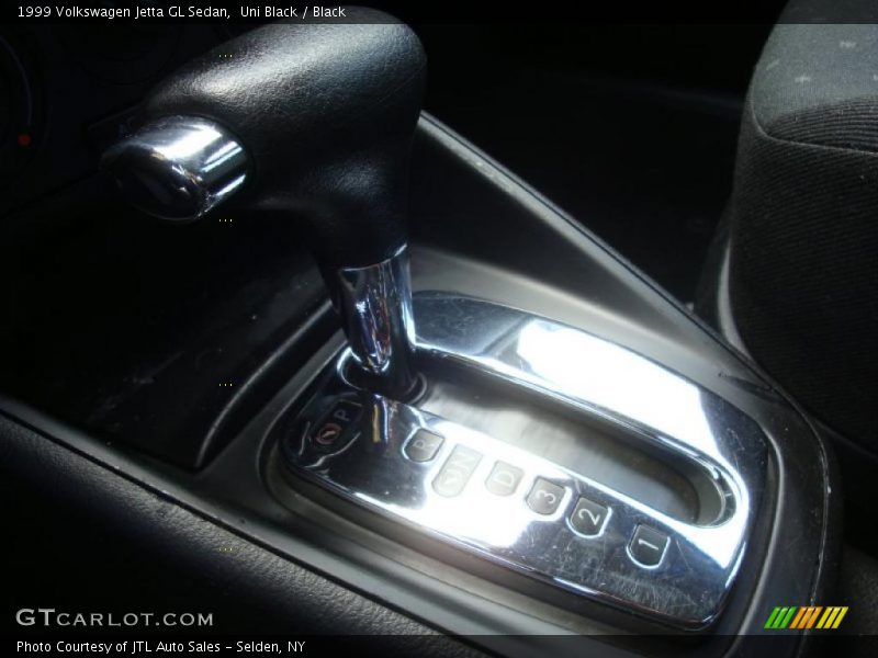 Uni Black / Black 1999 Volkswagen Jetta GL Sedan