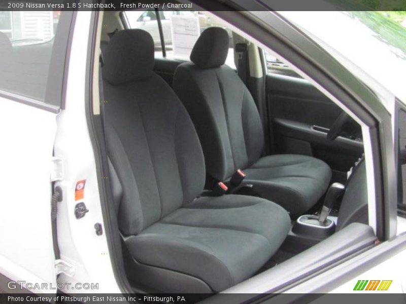 Fresh Powder / Charcoal 2009 Nissan Versa 1.8 S Hatchback