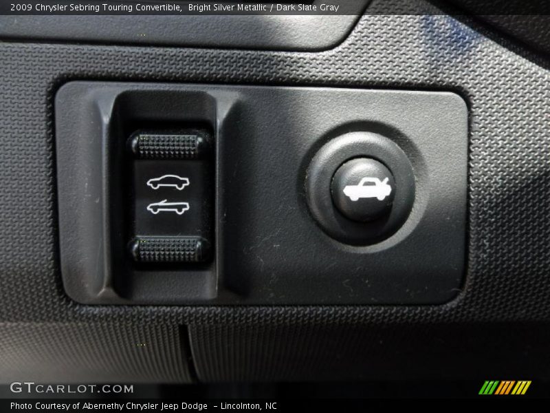 Bright Silver Metallic / Dark Slate Gray 2009 Chrysler Sebring Touring Convertible