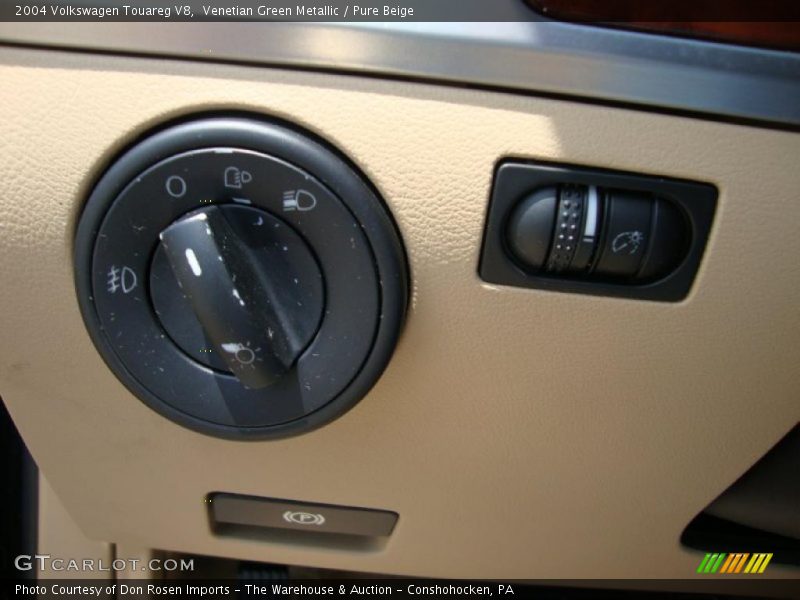 Venetian Green Metallic / Pure Beige 2004 Volkswagen Touareg V8