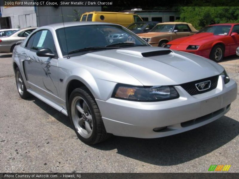 Silver Metallic / Dark Charcoal 2001 Ford Mustang GT Coupe