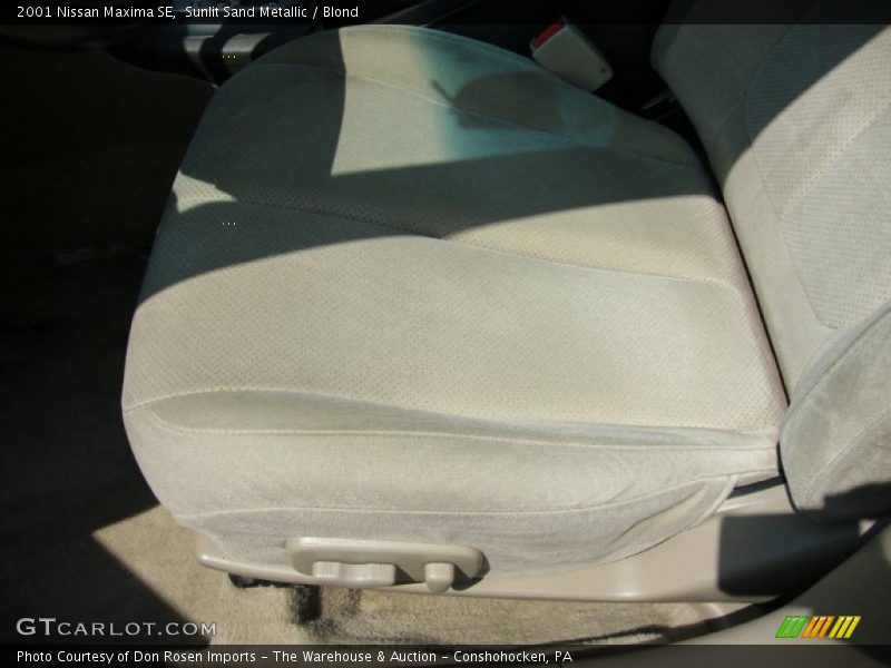 Sunlit Sand Metallic / Blond 2001 Nissan Maxima SE