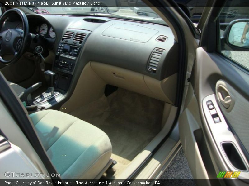 Sunlit Sand Metallic / Blond 2001 Nissan Maxima SE
