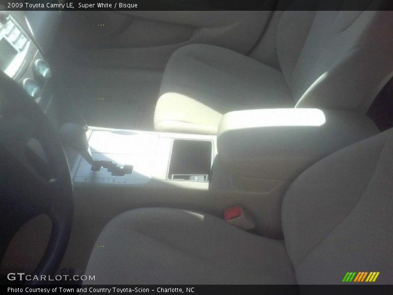 Super White / Bisque 2009 Toyota Camry LE