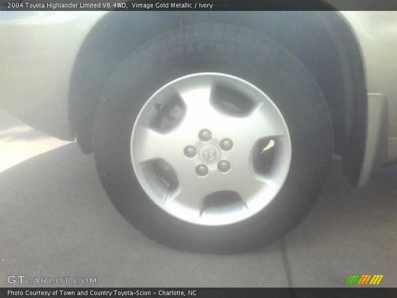 Vintage Gold Metallic / Ivory 2004 Toyota Highlander Limited V6 4WD