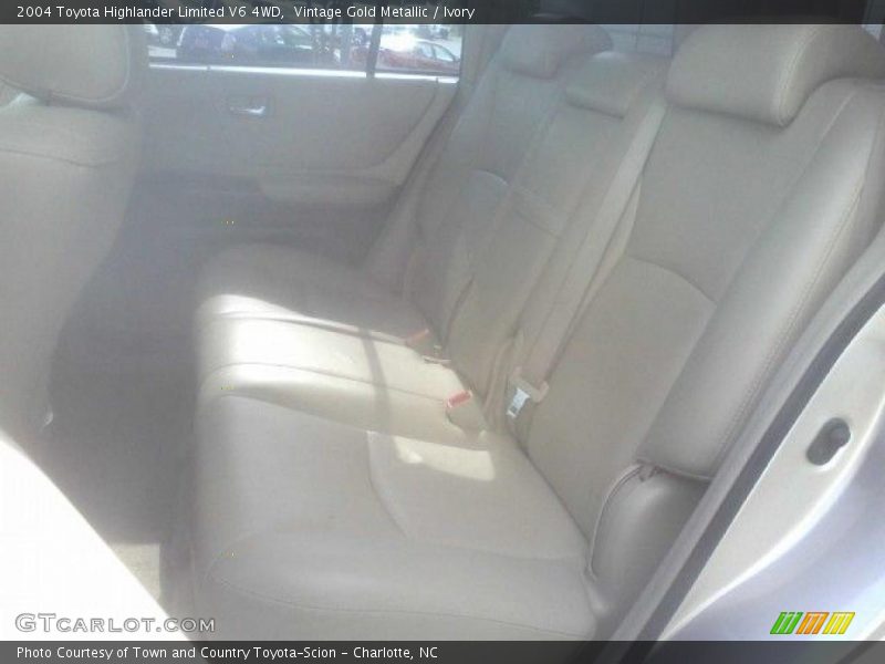 Vintage Gold Metallic / Ivory 2004 Toyota Highlander Limited V6 4WD