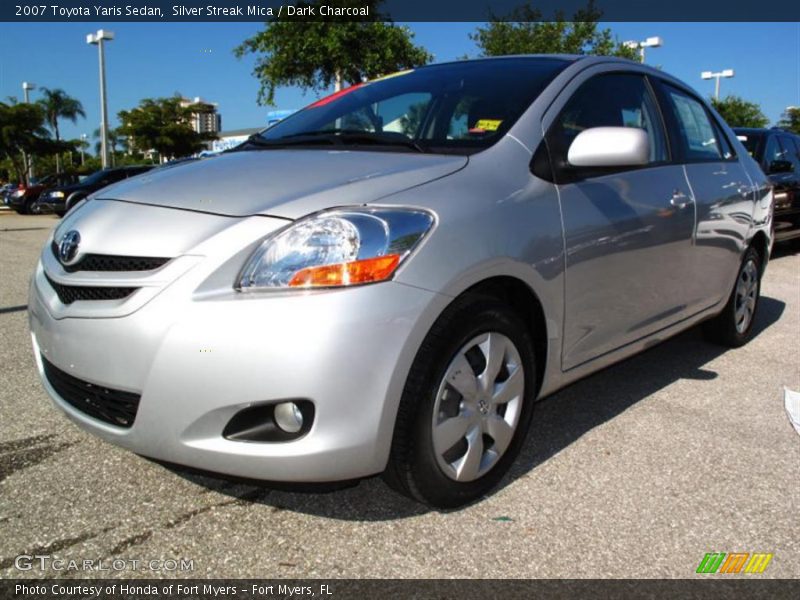Silver Streak Mica / Dark Charcoal 2007 Toyota Yaris Sedan