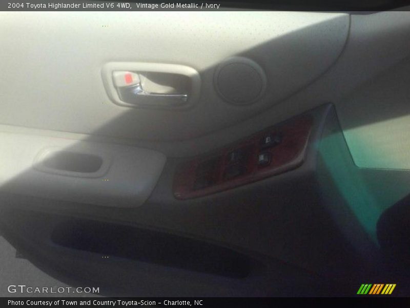 Vintage Gold Metallic / Ivory 2004 Toyota Highlander Limited V6 4WD
