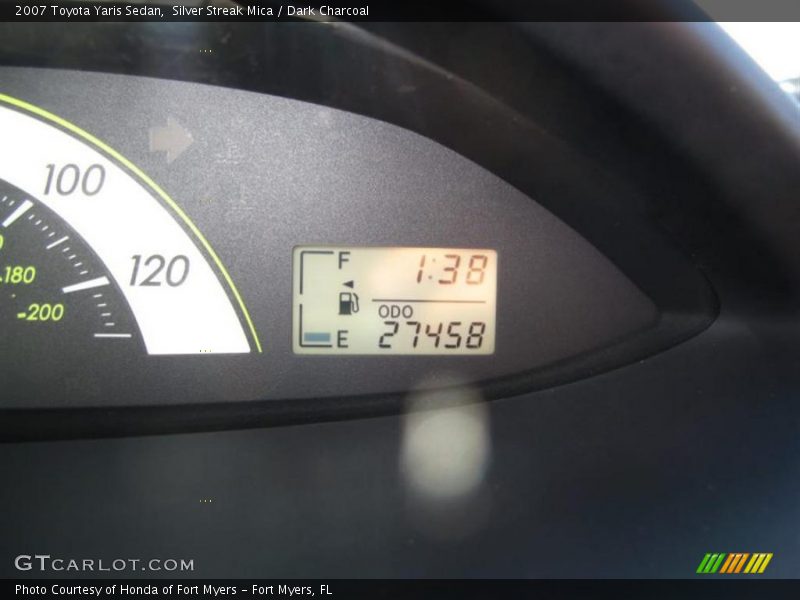 Silver Streak Mica / Dark Charcoal 2007 Toyota Yaris Sedan
