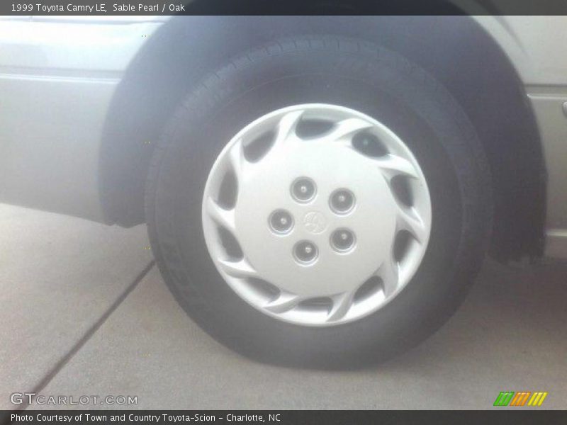 Sable Pearl / Oak 1999 Toyota Camry LE