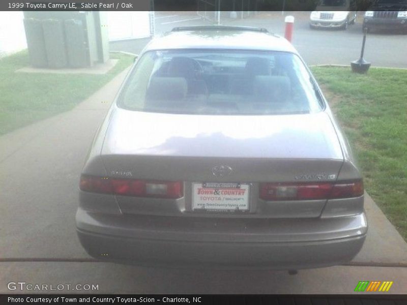 Sable Pearl / Oak 1999 Toyota Camry LE