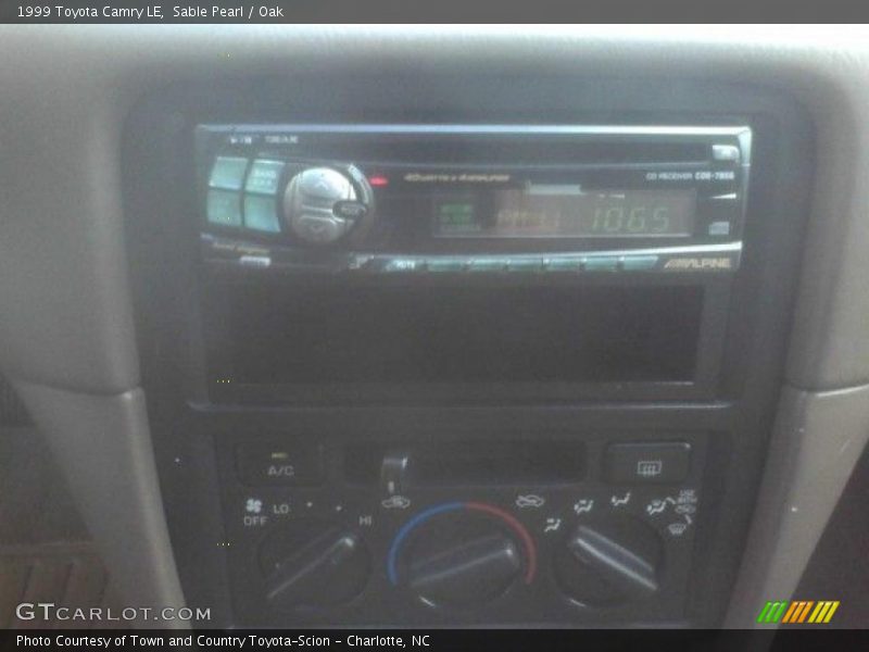 Sable Pearl / Oak 1999 Toyota Camry LE
