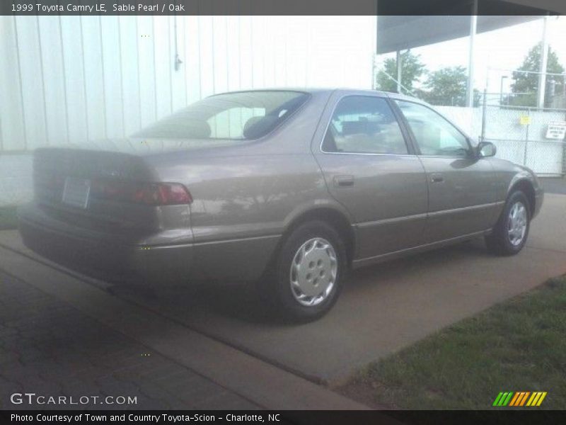 Sable Pearl / Oak 1999 Toyota Camry LE