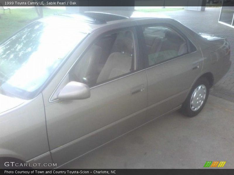 Sable Pearl / Oak 1999 Toyota Camry LE