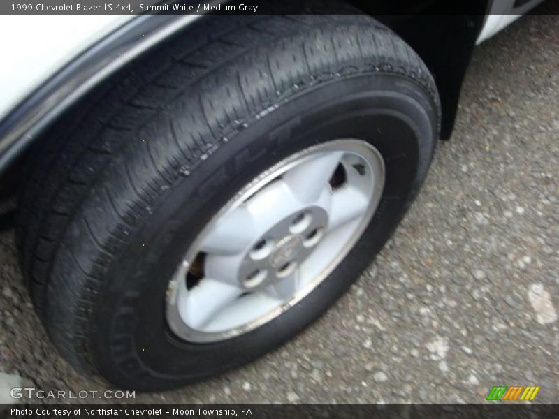 Summit White / Medium Gray 1999 Chevrolet Blazer LS 4x4