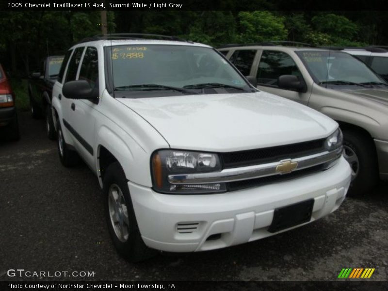 Summit White / Light Gray 2005 Chevrolet TrailBlazer LS 4x4