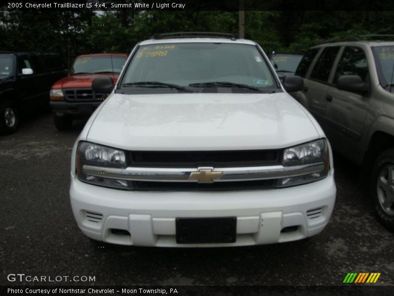 Summit White / Light Gray 2005 Chevrolet TrailBlazer LS 4x4