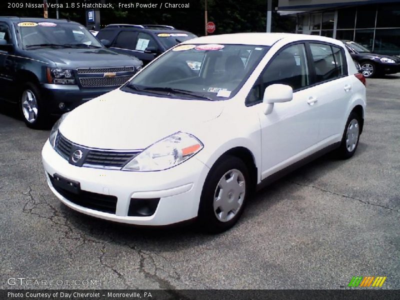 Fresh Powder / Charcoal 2009 Nissan Versa 1.8 S Hatchback