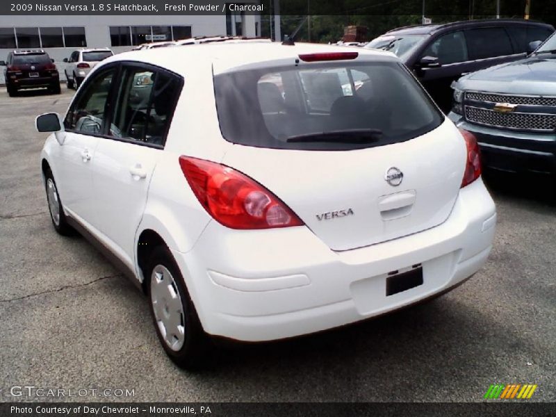 Fresh Powder / Charcoal 2009 Nissan Versa 1.8 S Hatchback