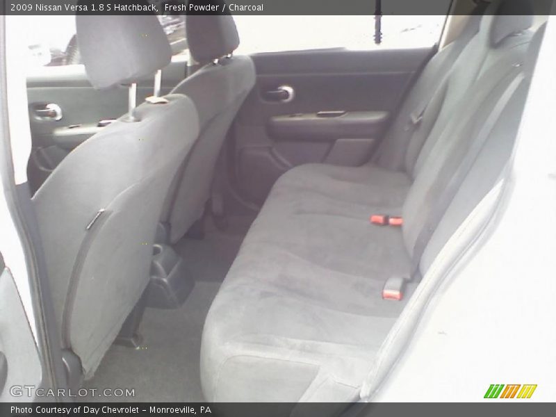 Fresh Powder / Charcoal 2009 Nissan Versa 1.8 S Hatchback