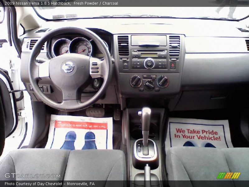 Fresh Powder / Charcoal 2009 Nissan Versa 1.8 S Hatchback