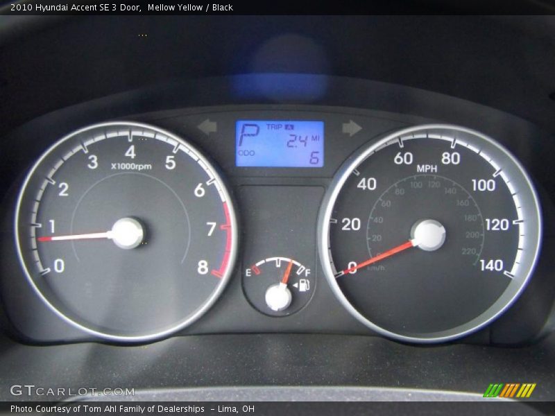 Mellow Yellow / Black 2010 Hyundai Accent SE 3 Door