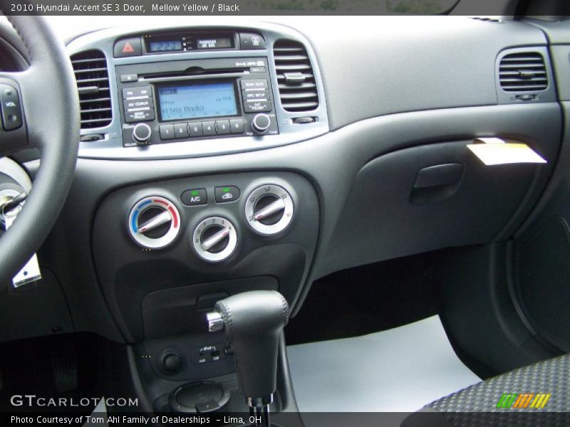 Mellow Yellow / Black 2010 Hyundai Accent SE 3 Door