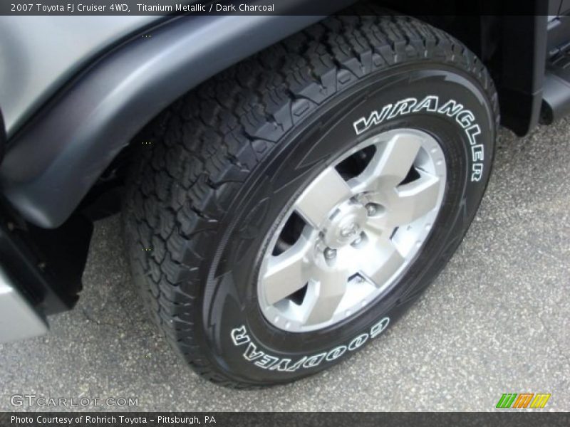 Titanium Metallic / Dark Charcoal 2007 Toyota FJ Cruiser 4WD