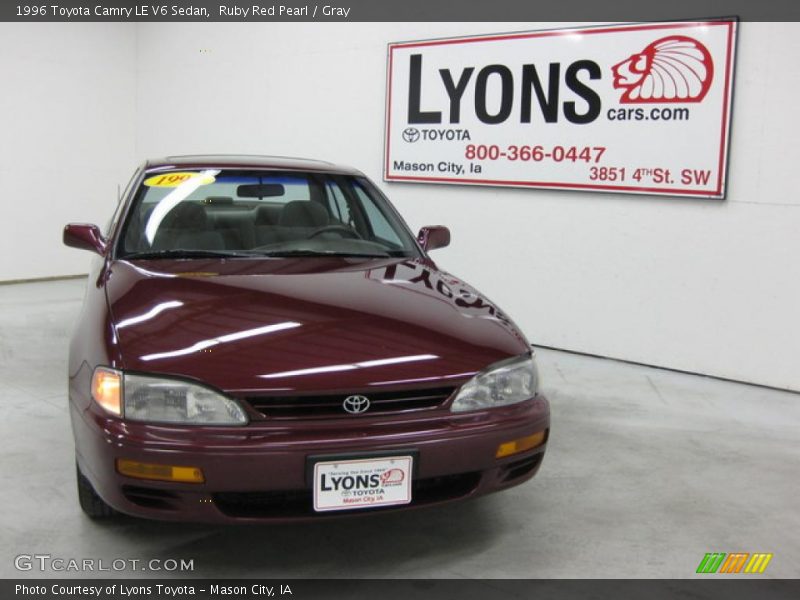 Ruby Red Pearl / Gray 1996 Toyota Camry LE V6 Sedan
