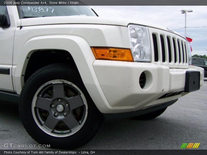 Stone White / Khaki 2006 Jeep Commander 4x4