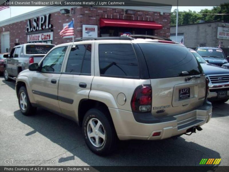 Sandstone Metallic / Light Cashmere 2004 Chevrolet TrailBlazer LS 4x4