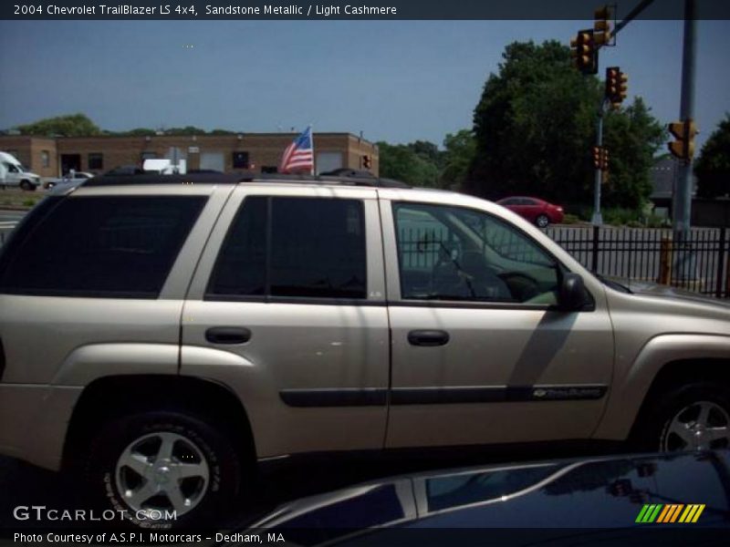 Sandstone Metallic / Light Cashmere 2004 Chevrolet TrailBlazer LS 4x4