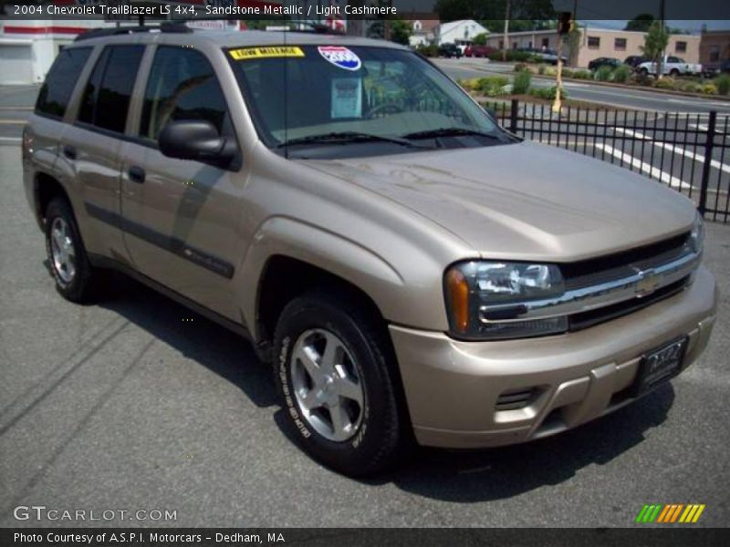 Sandstone Metallic / Light Cashmere 2004 Chevrolet TrailBlazer LS 4x4