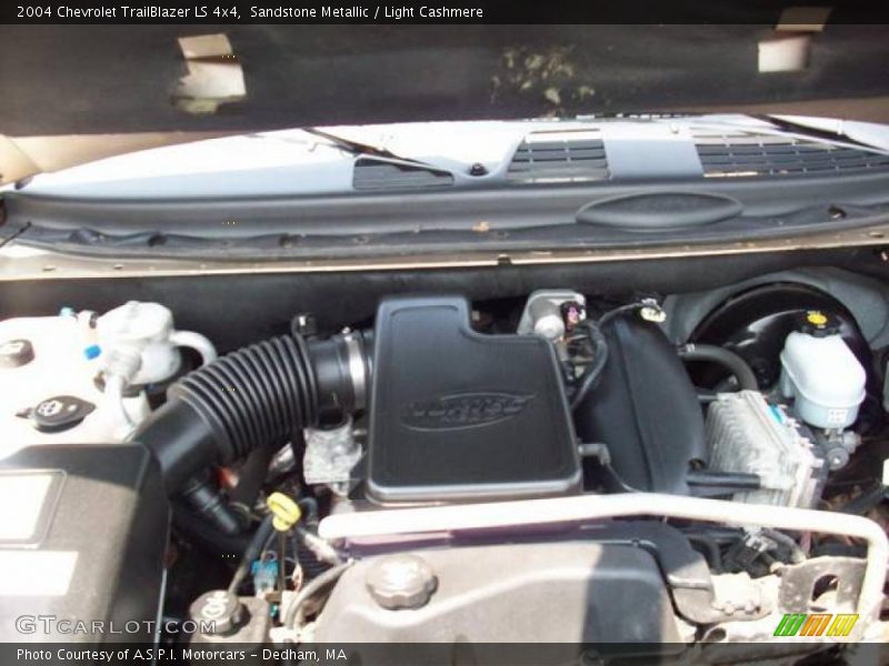 Sandstone Metallic / Light Cashmere 2004 Chevrolet TrailBlazer LS 4x4