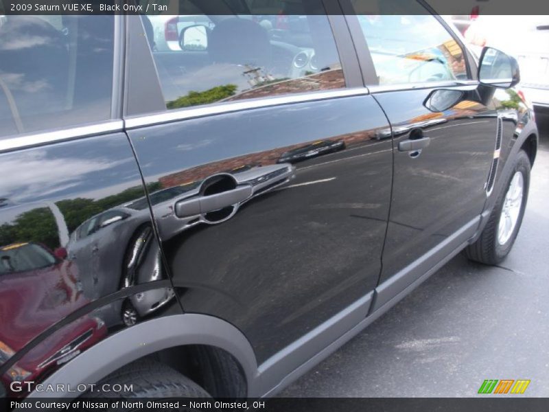 Black Onyx / Tan 2009 Saturn VUE XE