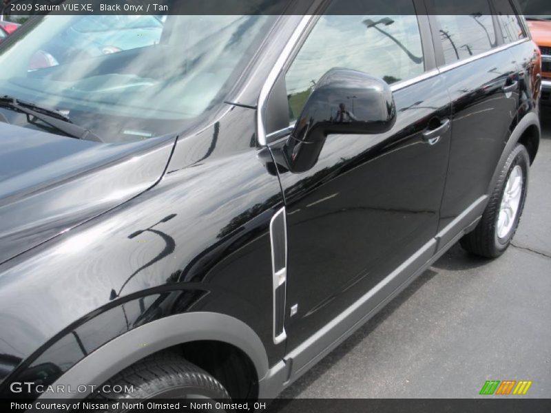 Black Onyx / Tan 2009 Saturn VUE XE