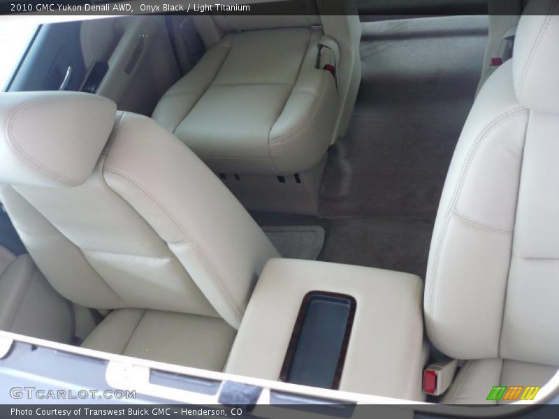 Onyx Black / Light Titanium 2010 GMC Yukon Denali AWD