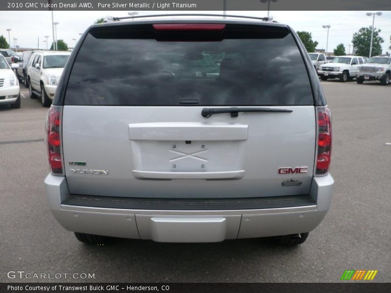 Pure Silver Metallic / Light Titanium 2010 GMC Yukon Denali AWD