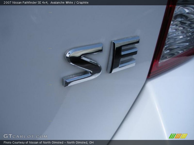 Avalanche White / Graphite 2007 Nissan Pathfinder SE 4x4
