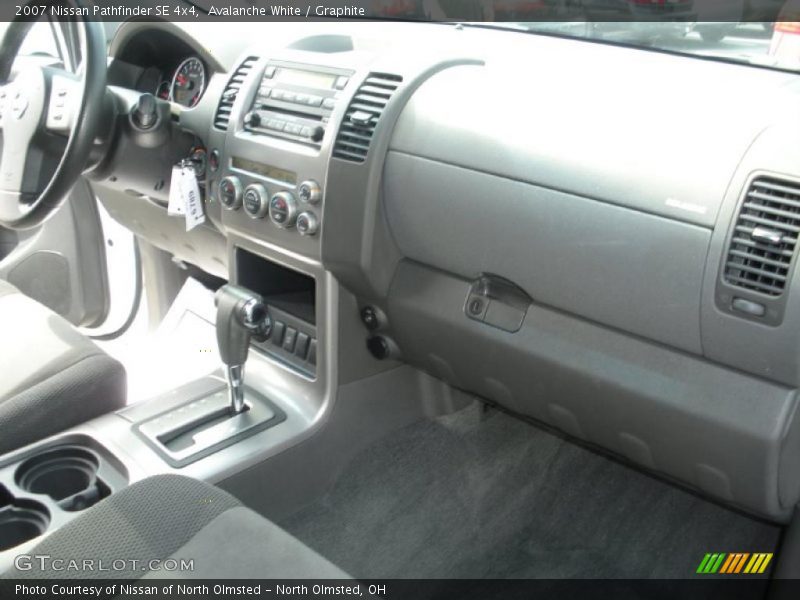 Avalanche White / Graphite 2007 Nissan Pathfinder SE 4x4
