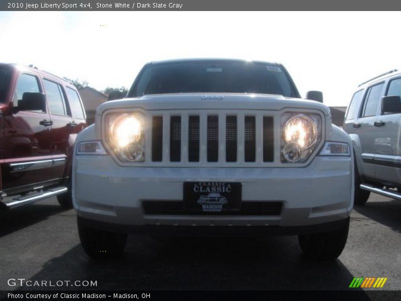 Stone White / Dark Slate Gray 2010 Jeep Liberty Sport 4x4